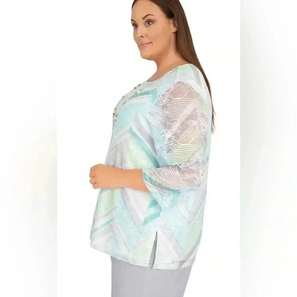 Alfred Dunner | Lady Like Chevron Lace Knit Top (1X) - Picture 4 of 11